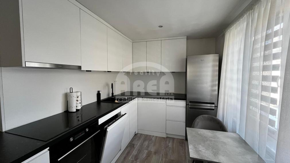 Na prenájom tehlový 2- izbový byt v širšom centre mesta Mi