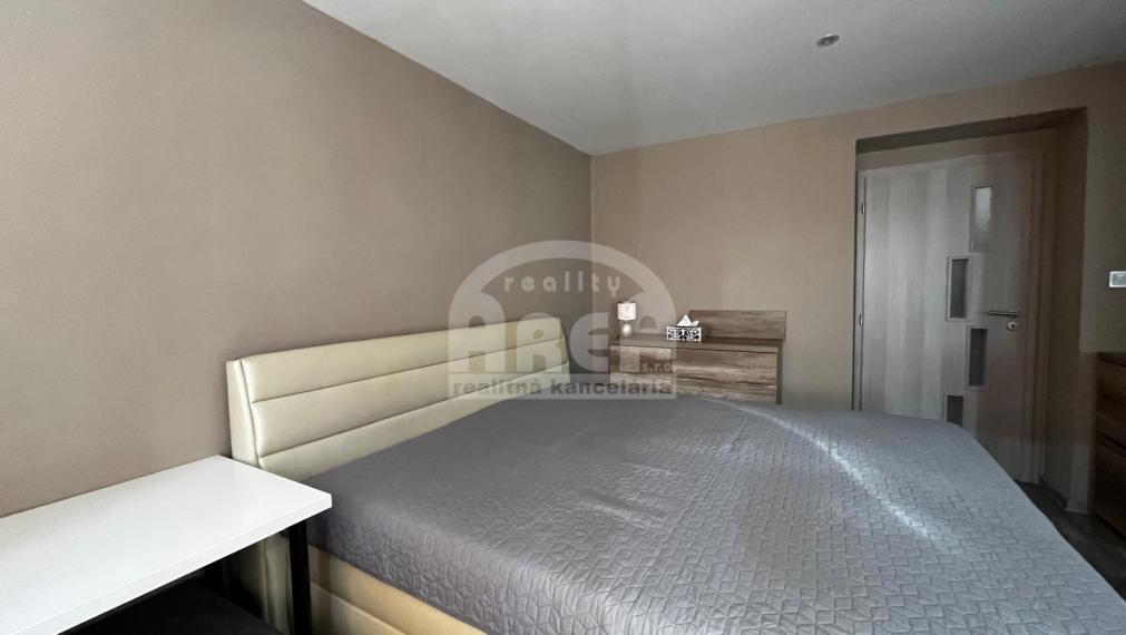 Na prenájom tehlový 2- izbový byt v širšom centre mesta Mi