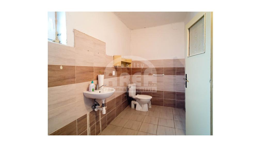 SKVELÁ ZĽAVA! Rodinný dom v pokojnej obci Lastomír