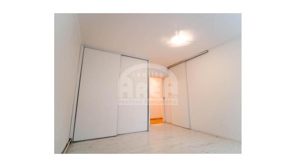 Tehlový 3- izbový byt s pozemkom na ulici S. Chalupku v Mi