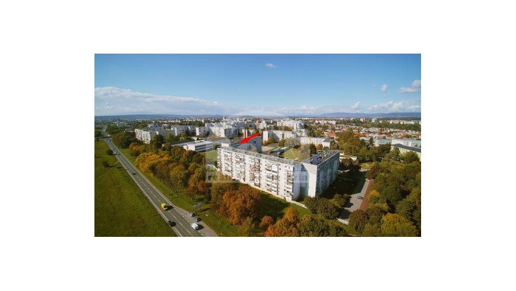 Priestranný 5- izbový byt na sídlisku Východ v Michalovciach