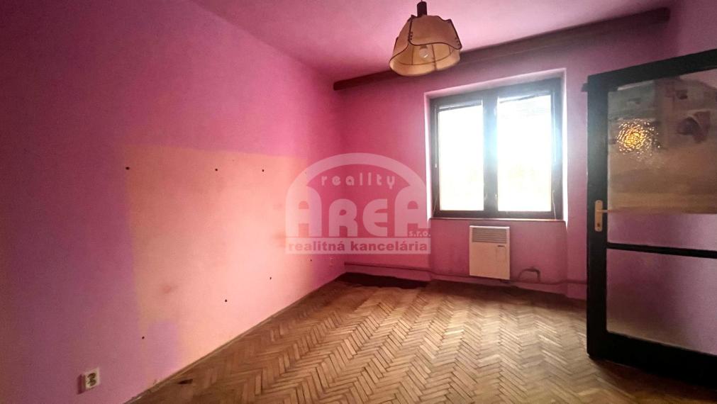 Tehlový 4- izbový byt blízko centra mesta Michalovce