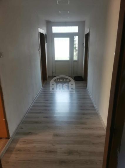 Rodinný dom s krásnym pozemkom  v obci Petrikovce