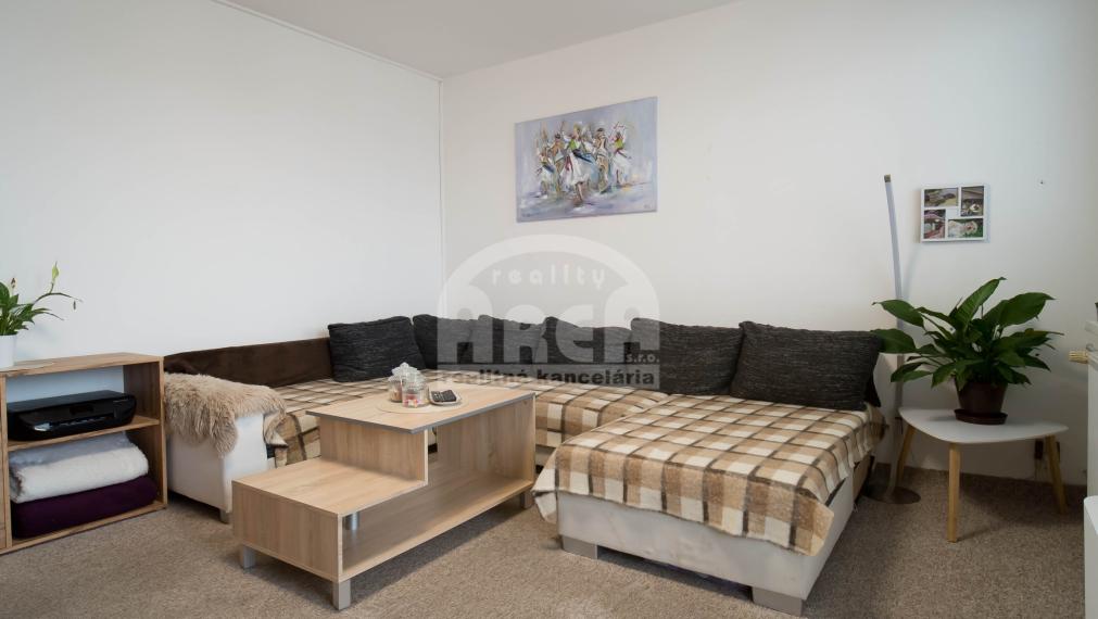 Priestranný 5- izbový byt na sídlisku Východ v Michalovciach