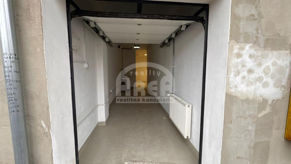 Na prenájom obchodné/ skladové priestory v OC Idea, Mi