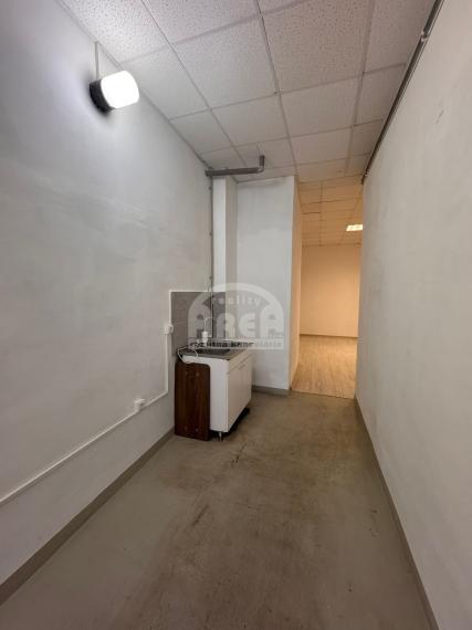 Na prenájom obchodné/ skladové priestory v OC Idea, Mi