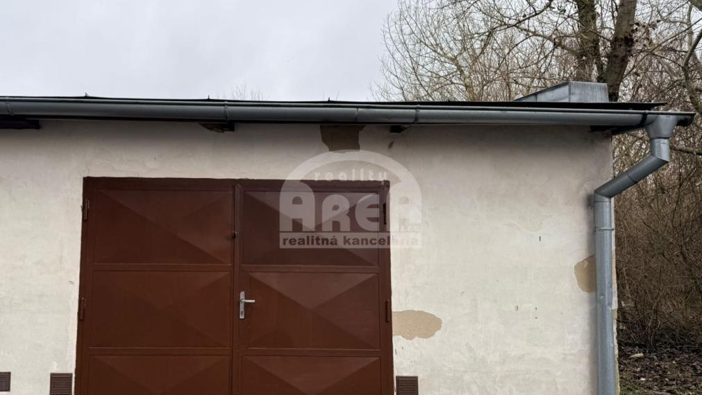 Na prenájom garáž + státie na sídlisku SNP v Michalovciach
