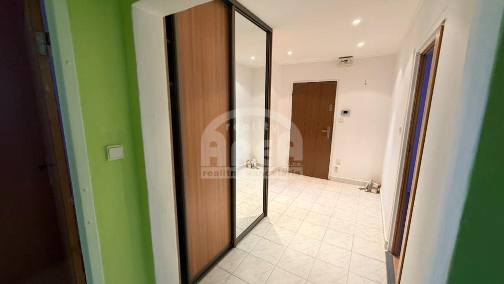 Na prenájom 3- izbový byt na sídlisku SNP v Michalovciach