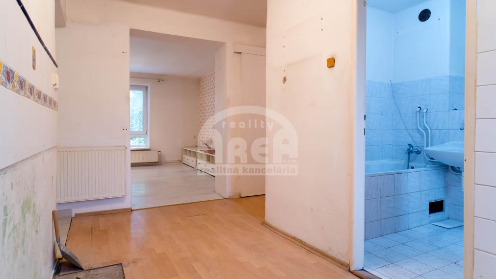 Tehlový 3- izbový byt s pozemkom na ulici S. Chalupku v Mi