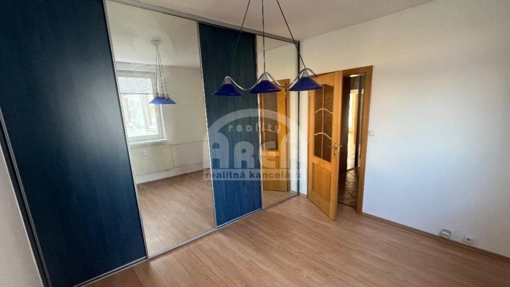 3- izbový byt na sídlisku Východ v Michalovciach