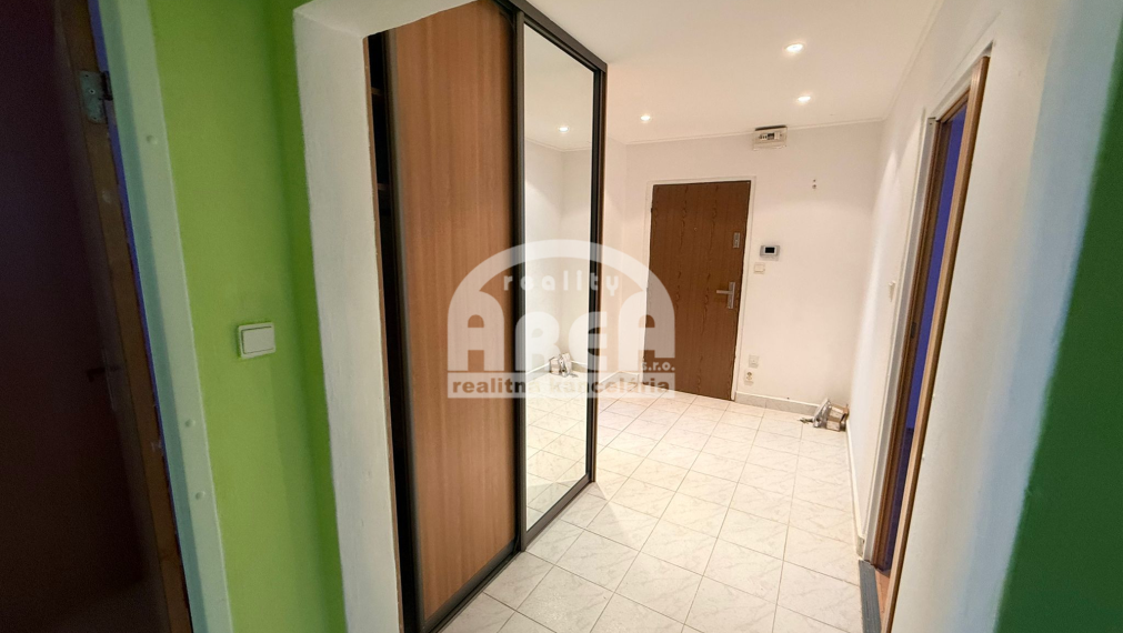 Na prenájom 3- izbový byt na sídlisku SNP v Michalovciach