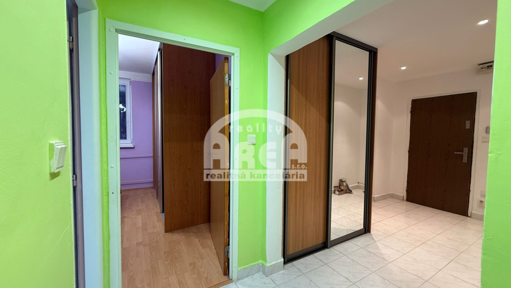 Na prenájom 3- izbový byt na sídlisku SNP v Michalovciach