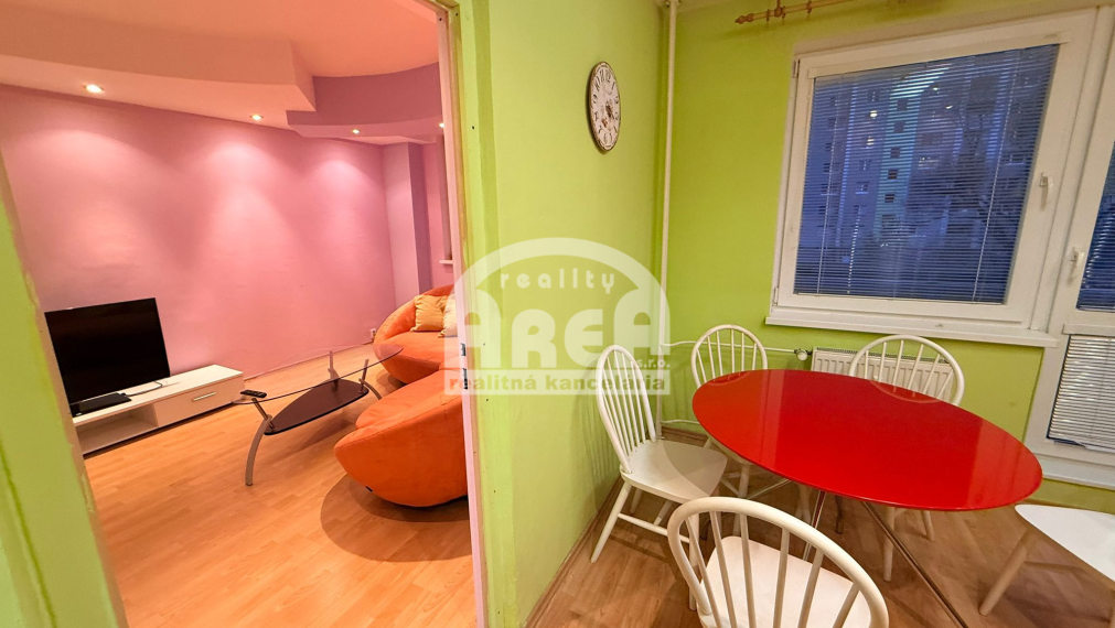 Na prenájom 3- izbový byt na sídlisku SNP v Michalovciach