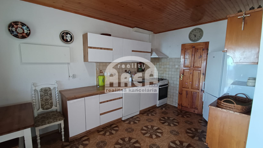 Krásna dvojpodlažná chata s nádherným výhľadom nad Viniankou