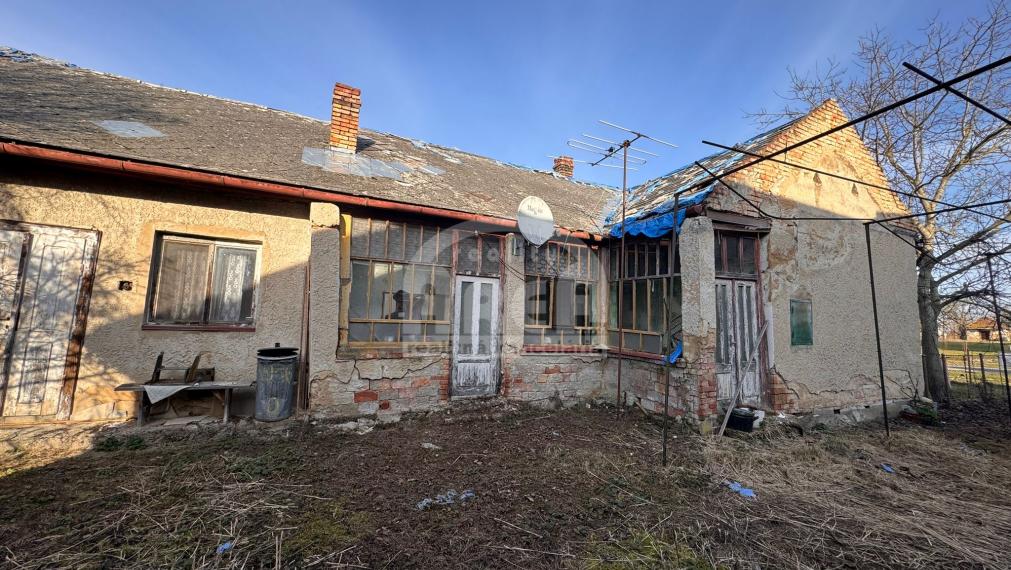 Pozemok so starším domom v obci Veľké Revištia