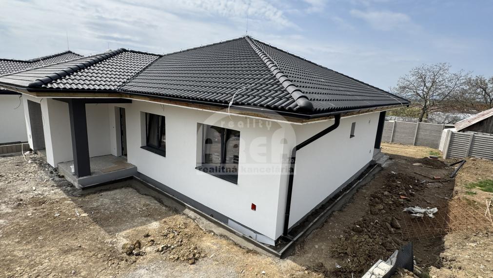 Moderná novostavba rodinného domu v obci Vinné