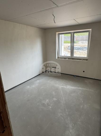 Moderná novostavba rodinného domu v obci Vinné