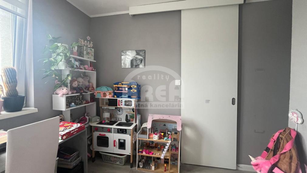 Moderný 3- izbový byt s balkónom na Mierovej ulici, Strážske