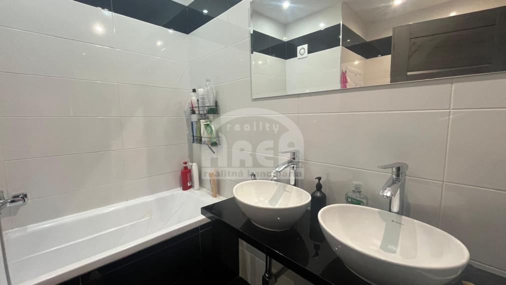 Moderný 3- izbový byt s balkónom na Mierovej ulici, Strážske