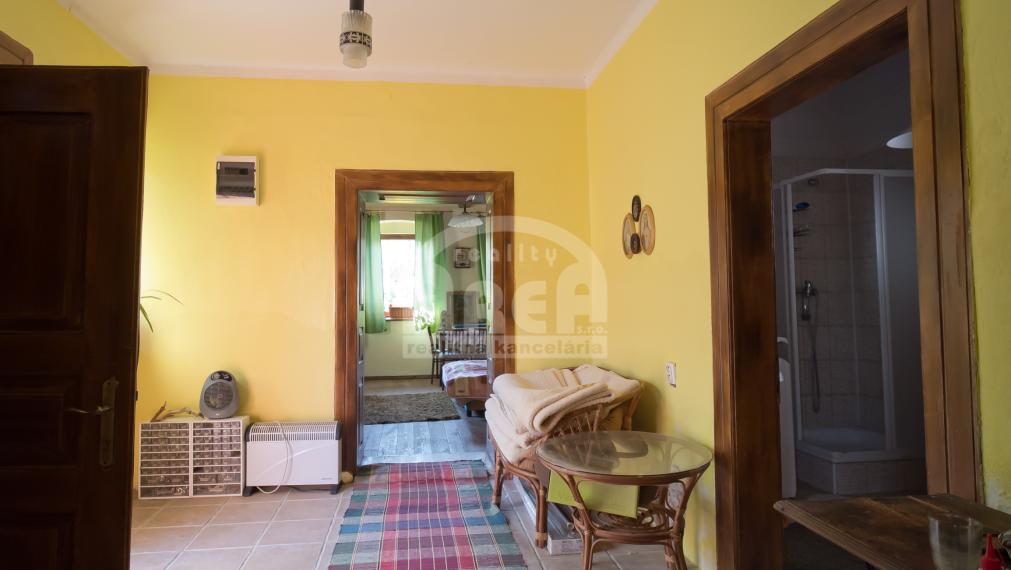 VÝRAZNÁ ZĽAVA! Útulný domček s krásnym pozemkom v obci Suché