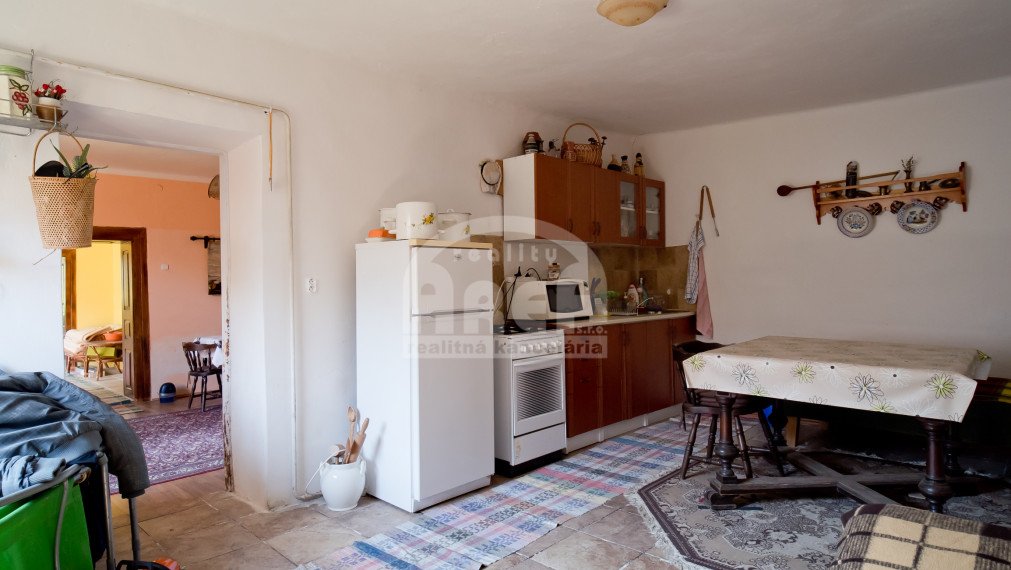 VÝRAZNÁ ZĽAVA! Útulný domček s krásnym pozemkom v obci Suché