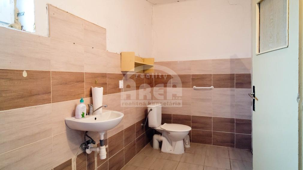 SKVELÁ ZĽAVA! Rodinný dom v pokojnej obci Lastomír