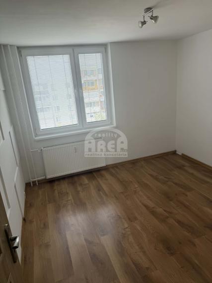 Na prenájom 3- izbový byt na sídlisku Východ v Michalovciach