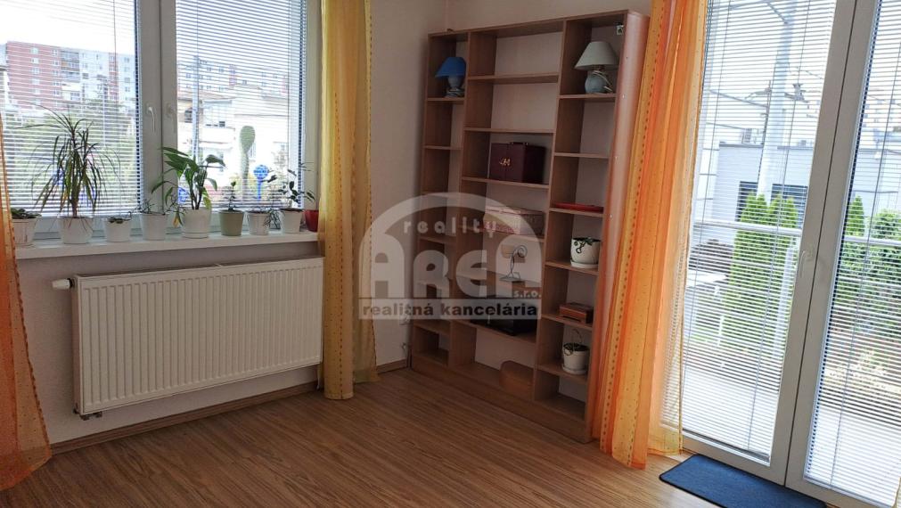 Dvojpodlažný rodinný dom v pokojnej lokalite Michaloviec