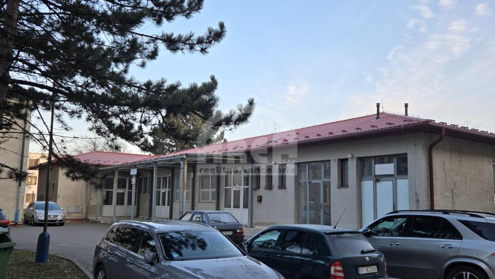 Komerčná budova vhodná na široké spektrum využitia v Mi