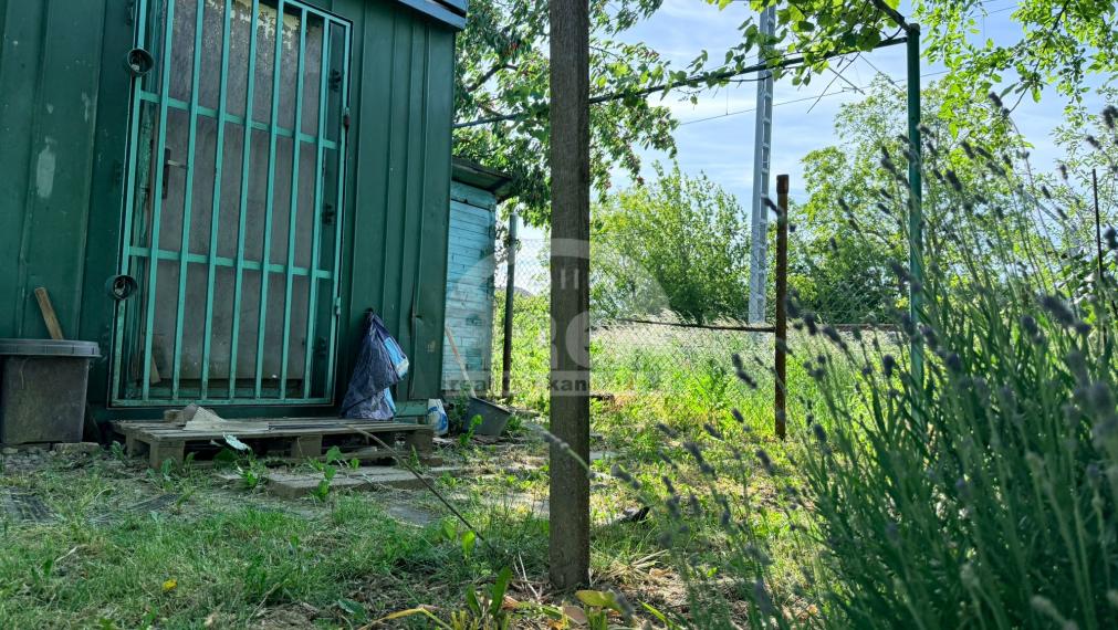 Krásna záhradka na Továrenskej ulici v Michalovciach
