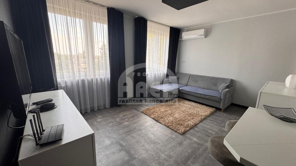 Na prenájom 1,5- izbový byt v širšom centre Michaloviec