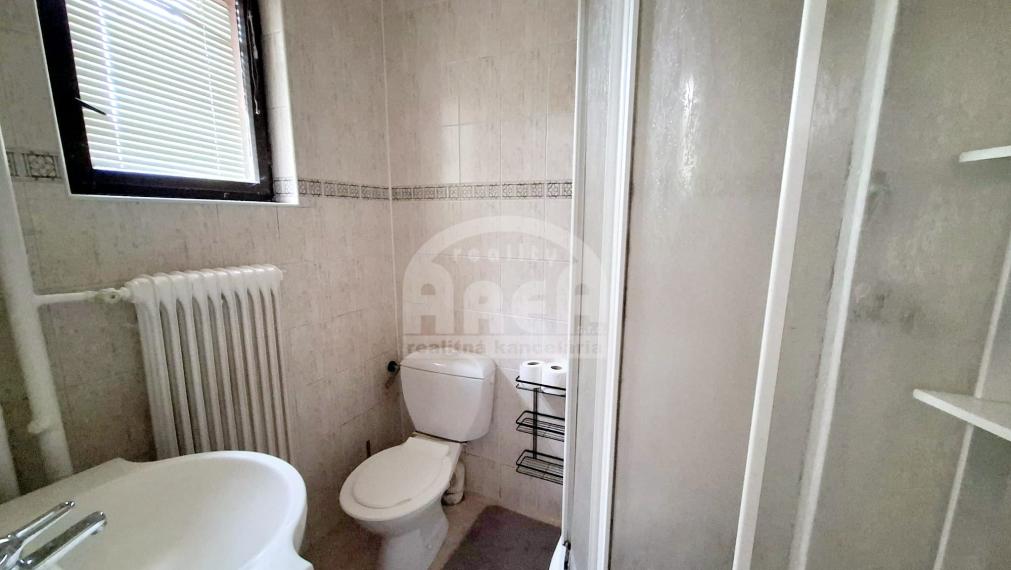 Priestranný dvojpodlažný rodinný dom v meste Michalovce