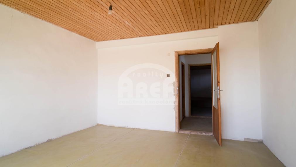 Dvojpodlažný rodinný dom v obci Bracovce