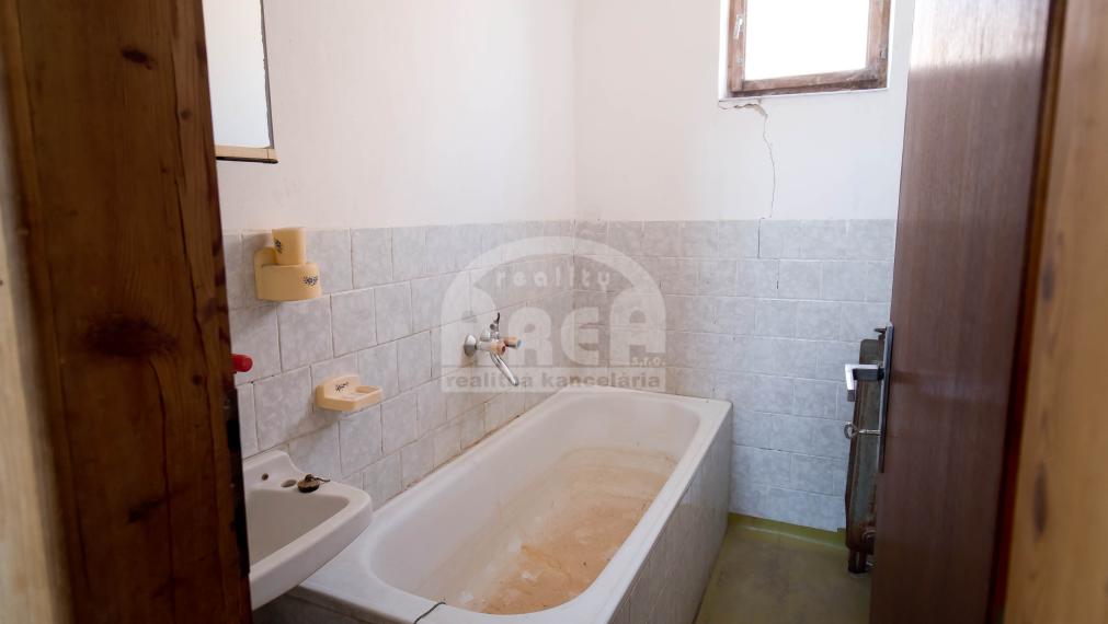 Dvojpodlažný rodinný dom v obci Bracovce