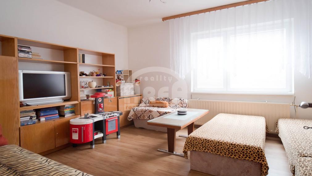 Dvojpodlažný rodinný dom v obľúbenej obci Zalužice