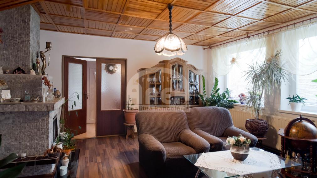 Dvojpodlažný rodinný dom v obľúbenej obci Zalužice