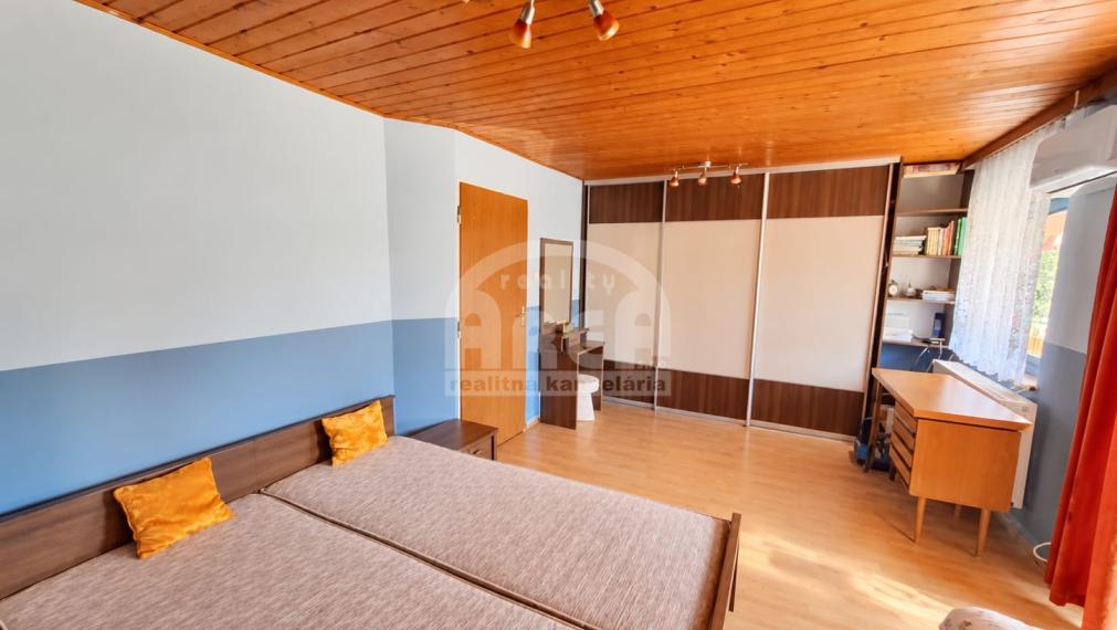 Dvojpodlažná rekreačná chata v obci Kaluža