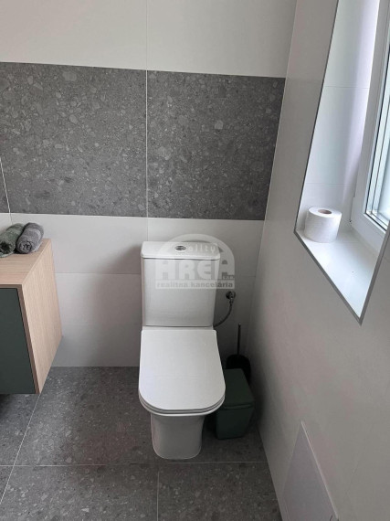 Dvojpodlažná rekreačná chata nad obcou Kaluža