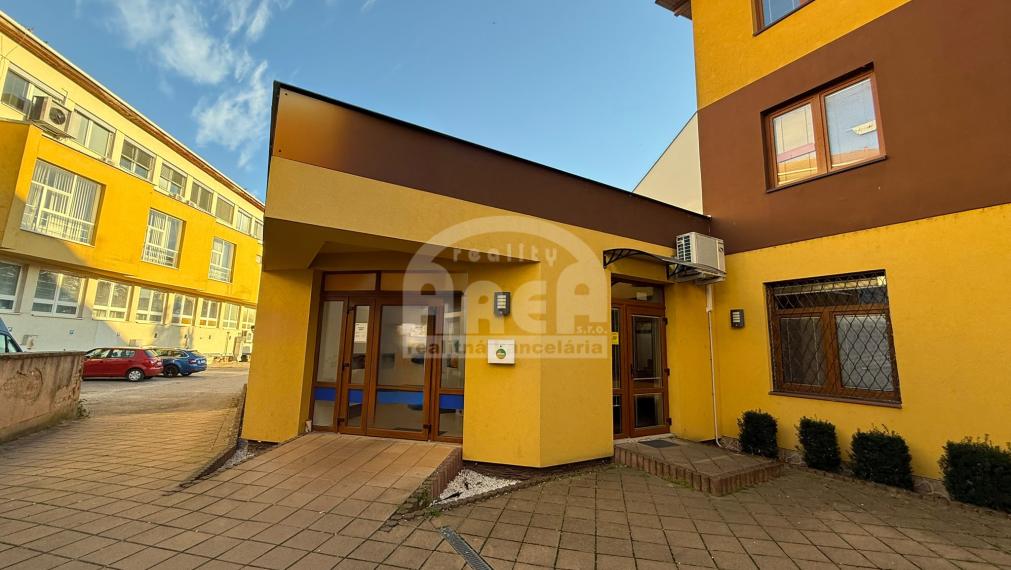 Na prenájom kancelárske priestory v centre Michaloviec