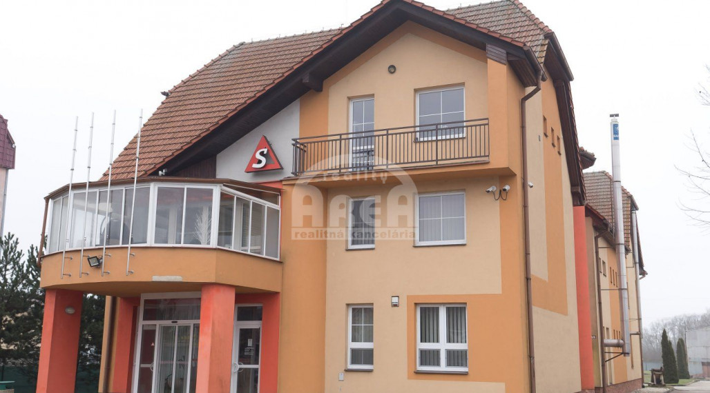 Polyfunkčný objekt vo Vranove nad Topľou