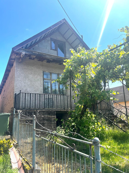 Vidiecky rodinný domček v obci Husák