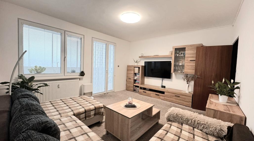 Priestranný 5- izbový byt na sídlisku Východ v Michalovciach