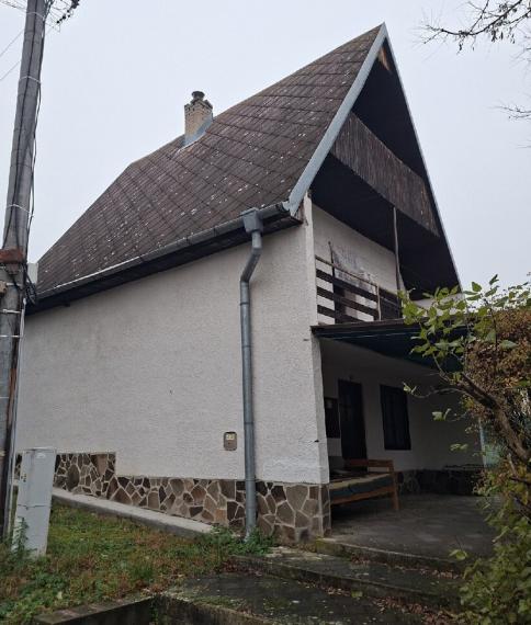 Trojpodlažná rekreačná chata Kaluža