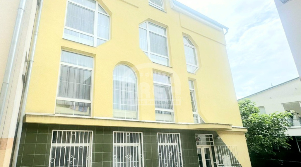 Komerčná budova v centre mesta Michalovce