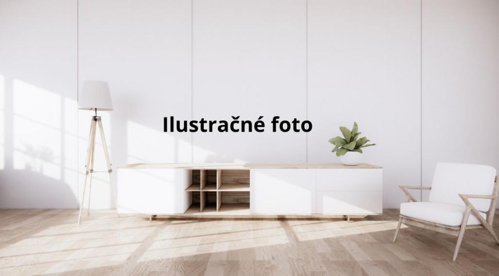 Garsónka s loggiou na sídlisku Východ v Michalovciach