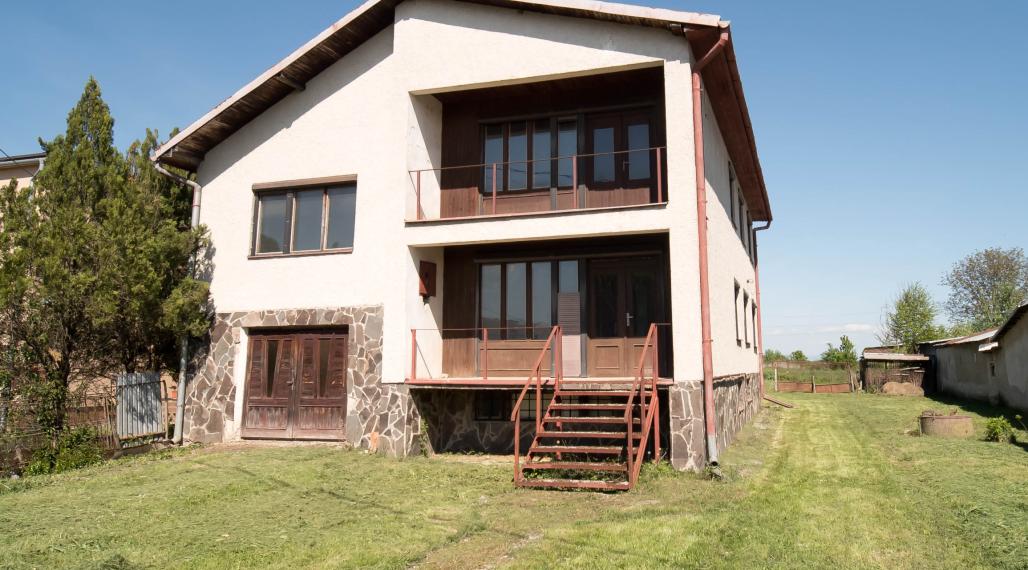 Dvojpodlažný rodinný dom v obci Bracovce