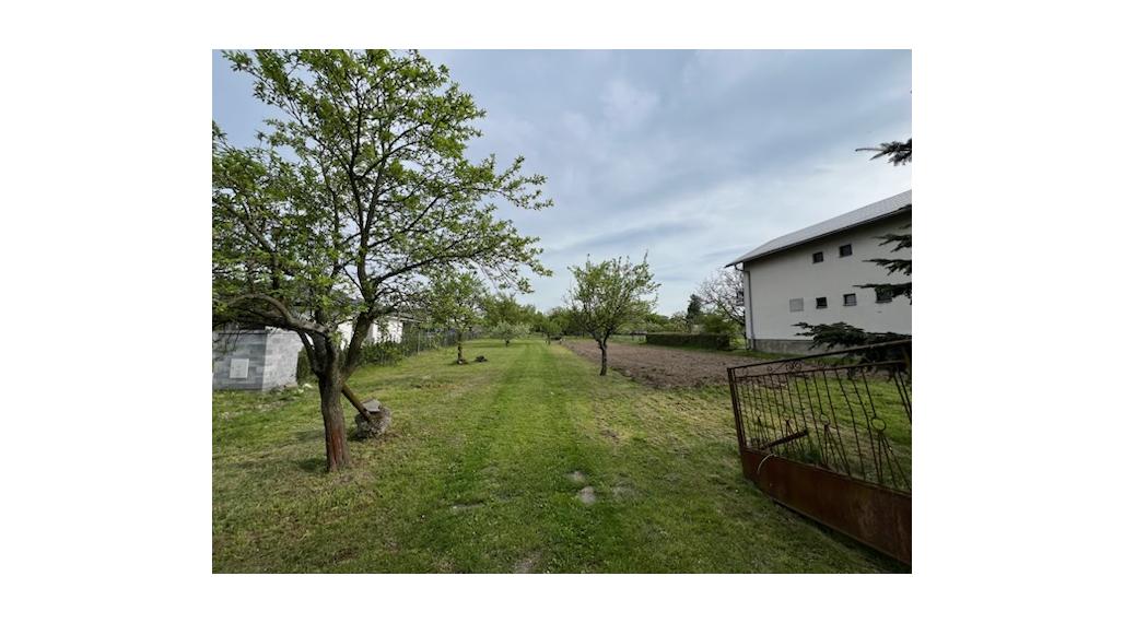Pozemok na výstavbu rodinného domu v obľúbenej obci Zalužice