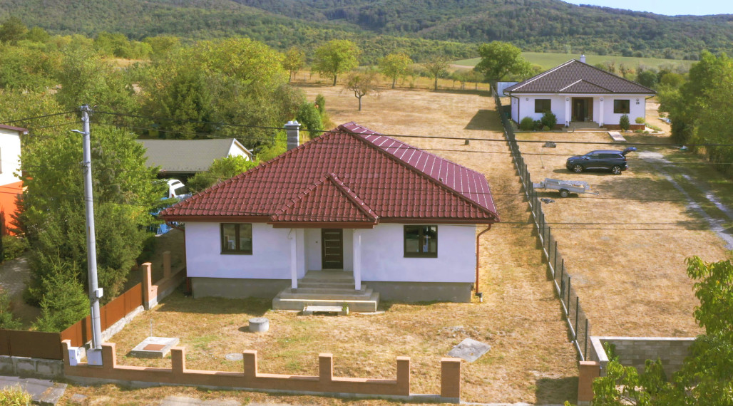 Krásna novostavba rodinného domu typu bungalov v obci Staré