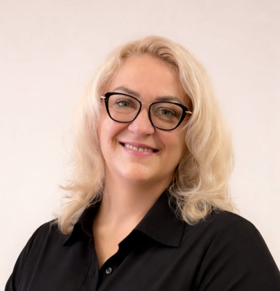 PhDr. Renáta Bajuszová