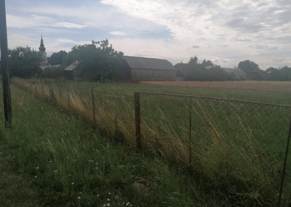 Stavebný pozemok o výmere 2201 m2 v obci Dúbravka